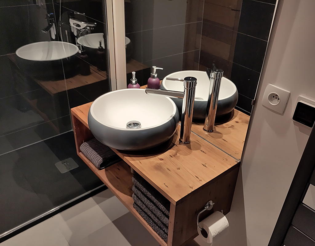 slaapkamer 2, badkamer